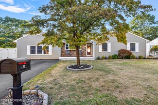 21 Blake Dr, Howell, NJ 07731