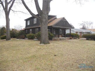 5874 Recamper Dr, Toledo, OH 43613