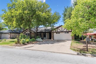 2121 Cambridge Dr, Hurst, TX 76054