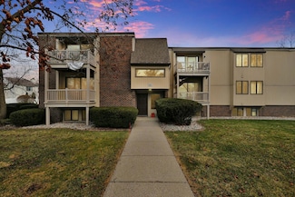 500 Woodingham Dr Unit 17, East Lansing, MI 48823