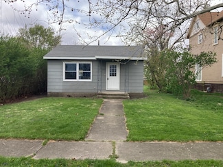 227 W Vine St, Piper City, IL 60959