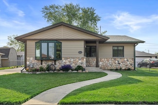 8513 20th Ave, Kenosha, WI 53143