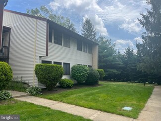 1 Avon Dr E, East Windsor, NJ 08520
