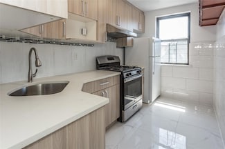 90-40 Corona Ave, Flushing, NY 11373