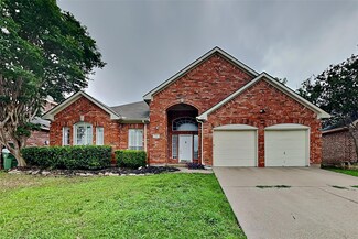 312 E Lynn Creek Dr, Arlington, TX 76002