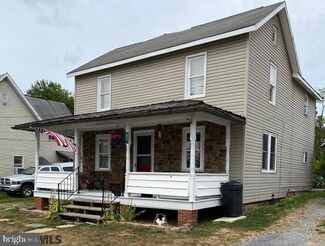 87 Fairview St, Beech Creek, PA 16822