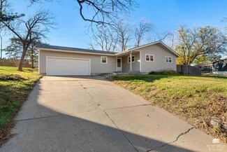 1929 Blue Hills Rd, Manhattan, KS 66502