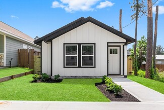 16955 Balmoral St, Montgomery, TX 77316