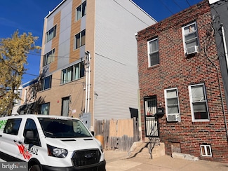 1833 E Sergeant St, Philadelphia, PA 19125
