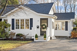 13 Kenilworth Rd, Shrewsbury, MA 01545