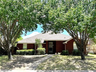 1306 Riverview Ln, Seagoville, TX 75159
