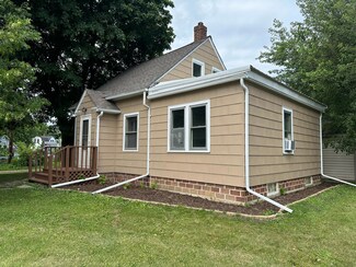 551 Center St, Tracy, MN 56175