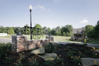 176 Stonegate Ct, Battle Creek, MI 49015