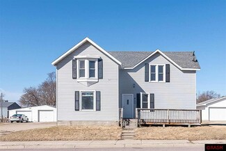 910 910 S State St, Waseca, MN 56093