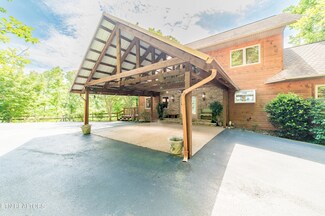 5055 Riversong Way, Sevierville, TN 37876