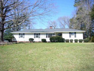 107 Eastwood Cir, Spartanburg, SC 29302