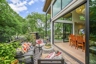 56 Waller St, Austin, TX 78702