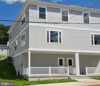 257 S 4th St, Hamburg, PA 19526