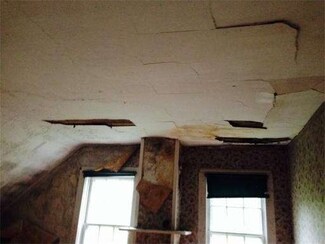 68 Braley Hill Rd, Rochester, MA 02770
