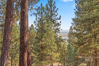 20 Joshua Dr, Cascade, ID 83611