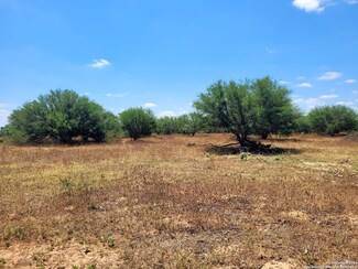 LOT 5 OF 7 Bar r Ln, Floresvill, TX 78114