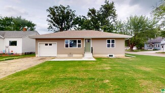 518 E Spruce St, Cherokee, IA 51012
