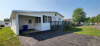 344 Applewood Dr, Lockport, NY 14094