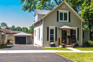 227 E 6th St, Lockport, IL 60441