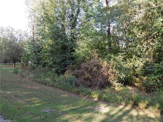 000 Leslie Dr, Winston-Salem, NC 27105