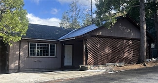 725 Tyrol Dr, Crestline, CA 92325