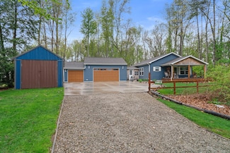 2469 Ash Te Wette Beach Dr, Hillsdale, MI 49242
