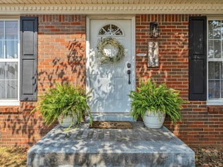 213 Orchard Rd, Clarksville, TN 37042