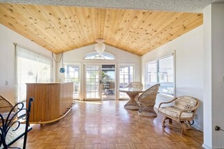3985 Syme Dr, Carlsbad, CA 92008