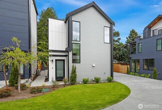 2115 N 117th St, Seattle, WA 98133