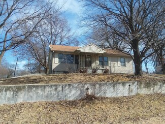 212 N Green St, Carrollton, MO 64633