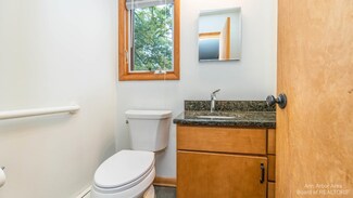 662 Hampstead Ln, Ann Arbor, MI 48103