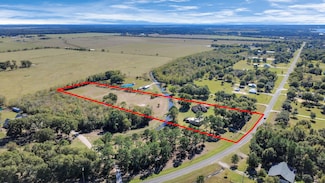 3607 S Main St, Anahuac, TX 77514