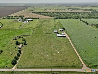 10202 Center Lake Rd, Holland, TX 76534