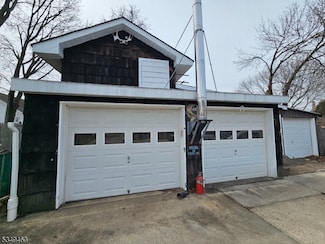 5 Thompson St, Raritan, NJ 08869
