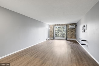 1011 41st Ave NE Unit 306, Columbia Heights, MN 55421