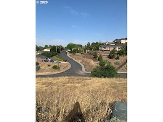 736 N Main St, Pendleton, OR 97801