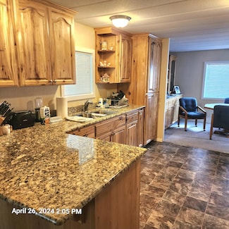 882 Roguelea Ln, Grants Pass, OR 97526