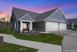 179 Tamarack Ln NE, Rockford, MI 49341