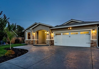 10842 E Estates Dr, Cupertino, CA 95014