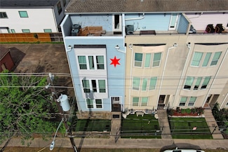 5507 Darling St, Houston, TX 77007