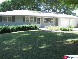 715 S Washington St, Papillion, NE 68046