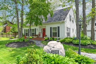 13148 W Shoreland Dr, Mequon, WI 53097