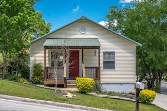 405 W College St, Branson, MO 65616