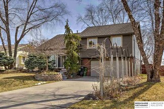 2315 Corn Dr, Papillion, NE 68046