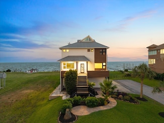 2002 Todville Rd, Seabrook, TX 77586